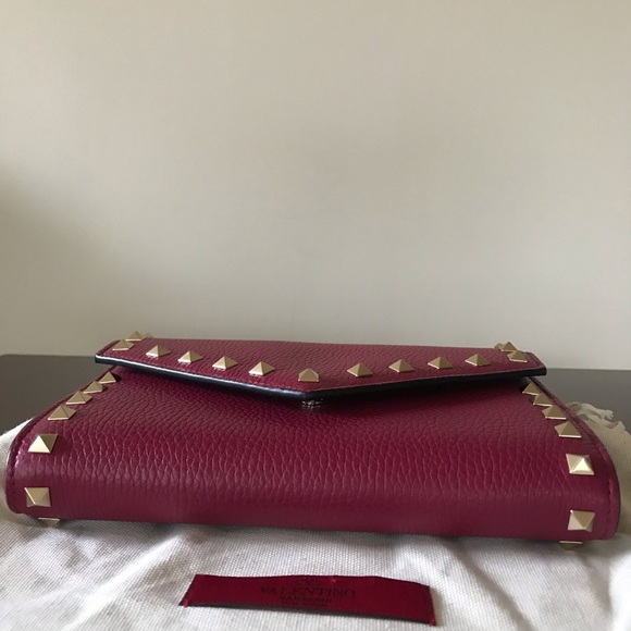 VALENTINO GARAVANI Rockstud Wallet On A Chain - Picture 8 of 14